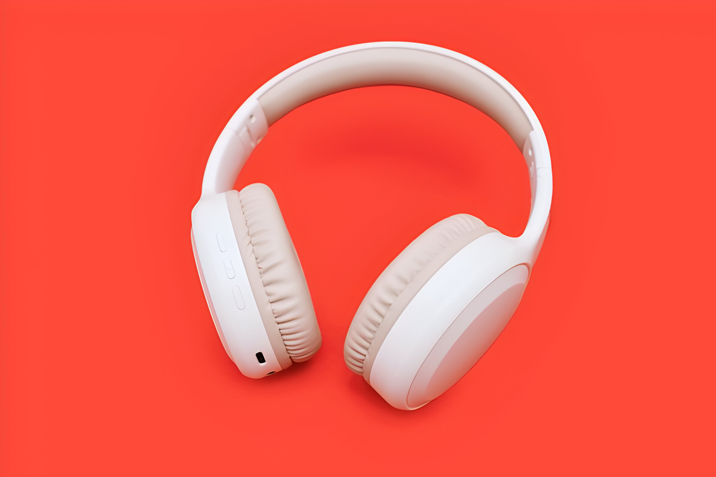 Guide to Headphone Features, Top Headphone Brands, and Premium Headphones